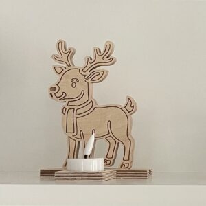 Süßes Rentier mit Schal